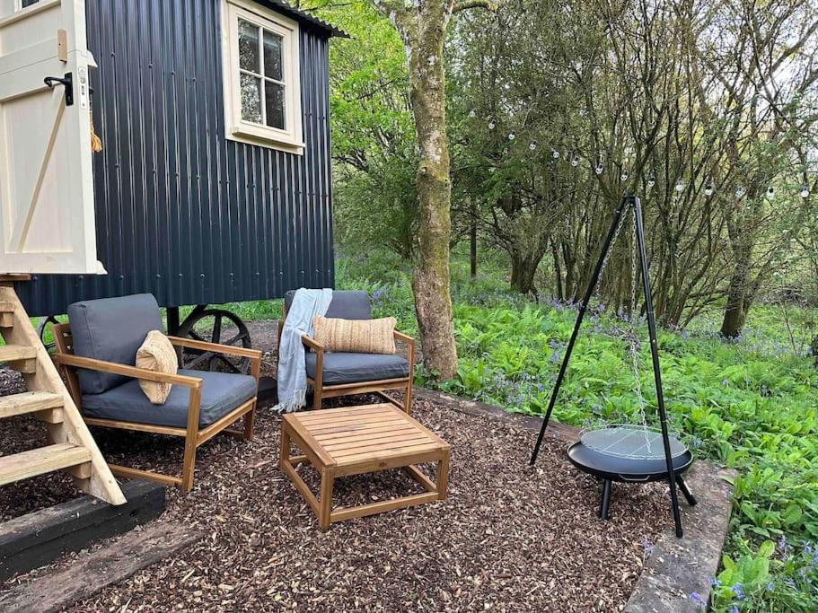 Cornwall Woodland Shepherd'S Hut - Dennis Hut Bodmin Dış mekan fotoğraf
