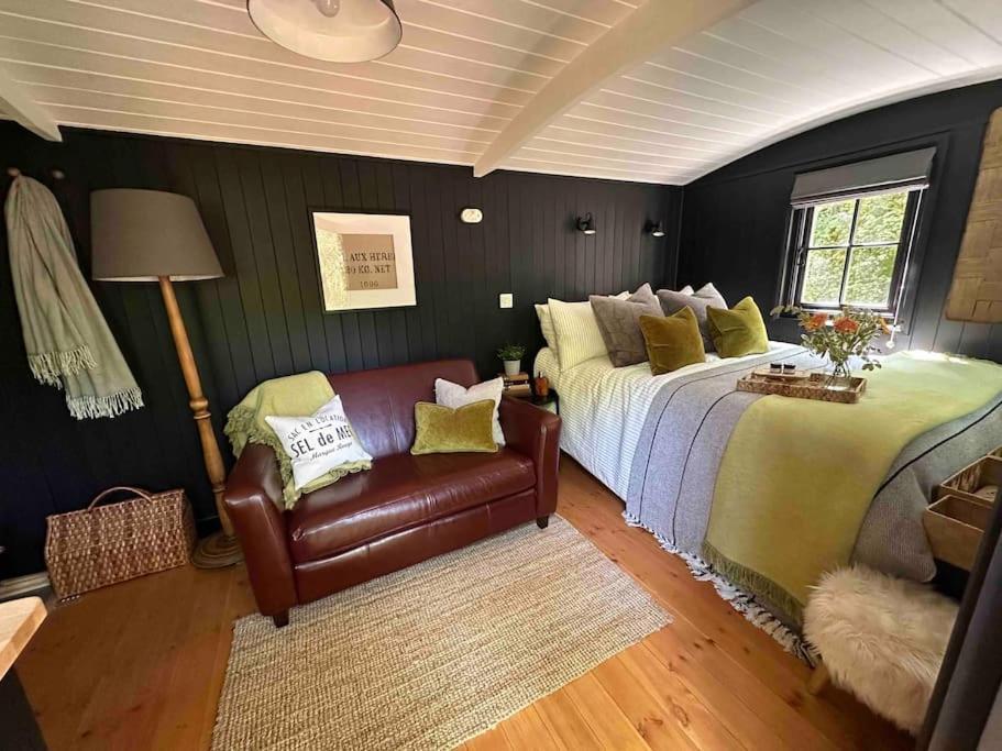 Cornwall Woodland Shepherd'S Hut - Dennis Hut Bodmin Dış mekan fotoğraf